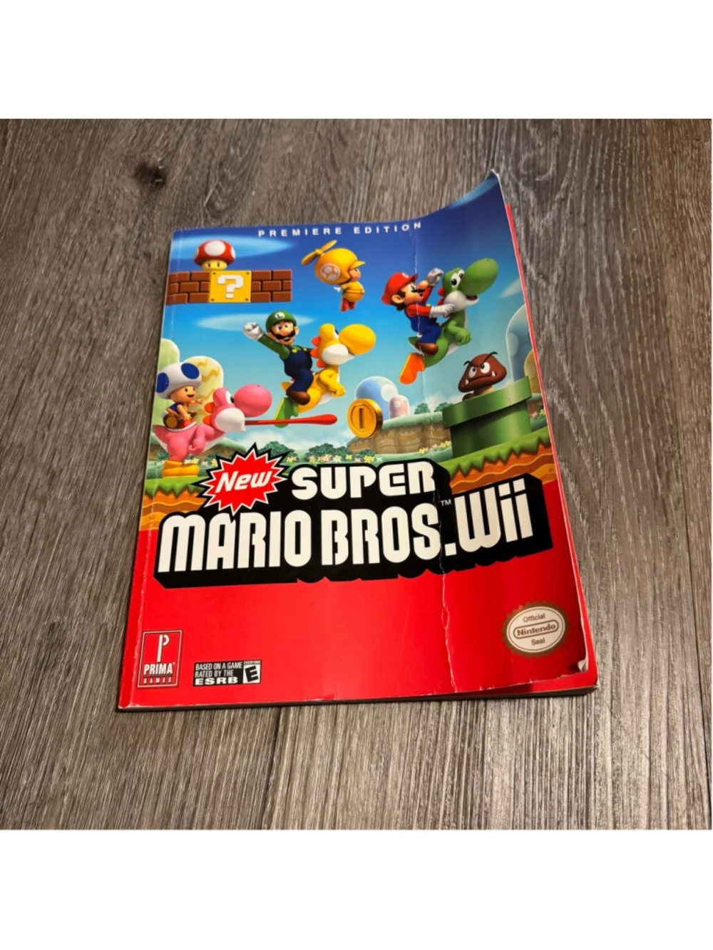 Prima Games New Super Mario Bros. Wii Strategy Guide Book